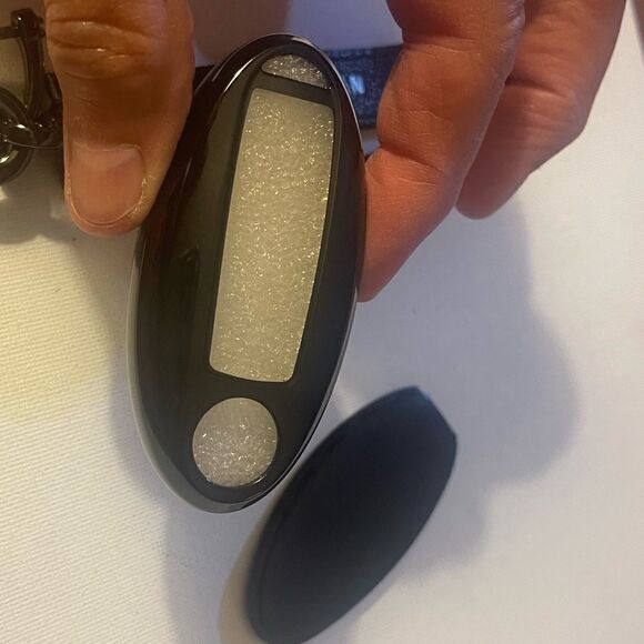 Nissan Logo Key Fob Keychain in Black Leather and Key Fob Cover in Black NWT - Picture 4 of 7